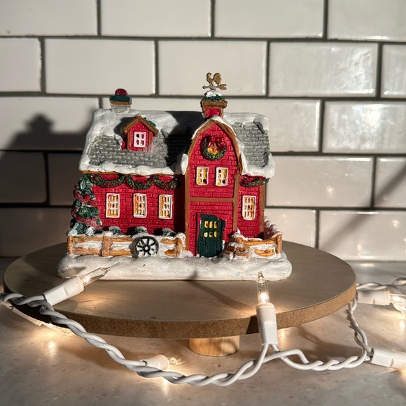 NWT Battery powered light up Ashland Christmas Farmhouse Village - Picture 6 of 6